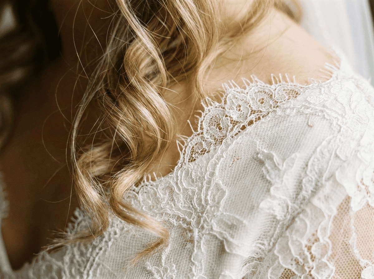 Nærbillede, der viser realistiske kanter og naturlig sammenblanding i et bryllupsfoto